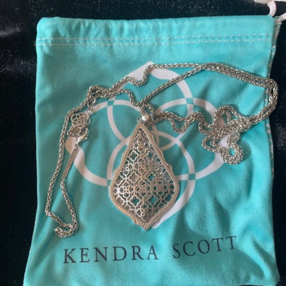Gently Used Kendra Scott Filigree Necklace - Silver Tone with Kendra Bag